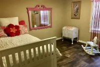Welcome to Jireh's Haven Quiet, Charming 3 Bedroom Farmhouse