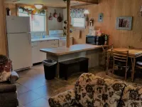 Quaint Cozy Cabin Near East Fork, Weekly and Monthly Rates, King Bed, Fireplace