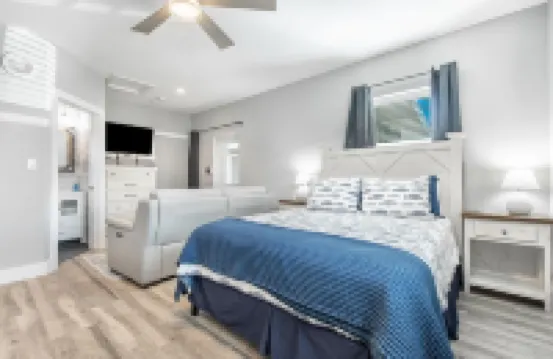 Johns Pass Studio # 1 Fisherman's Cove and Cottages