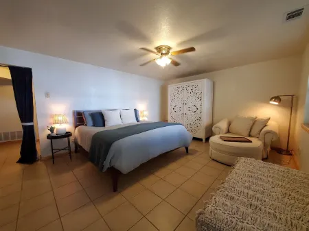 Huckleberry Shores-Lakefront & Lakeview Home-Near Boat Launch-Swimming Pool.