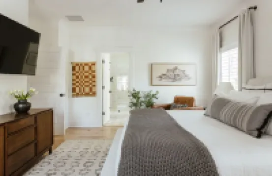 Newly built home in Five Points — 1 mile to UGA