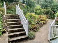 Charming  and spacious 2-story home with amazing views of the Columbia River. 아스토리아 호텔