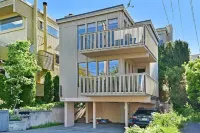 Newly Remodeled Unit in the Heart of  Seattle - Eastlake Hotels in Eastlake