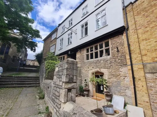 The Undercroft - Luxury studio in heart of Frome. Hotels in Frome