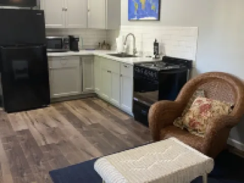 New lake view rental on Wolfcreek with boat ramp and lake access across the road Hotels in Grove