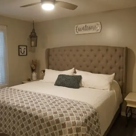 Cozy Charming Country Farm Home