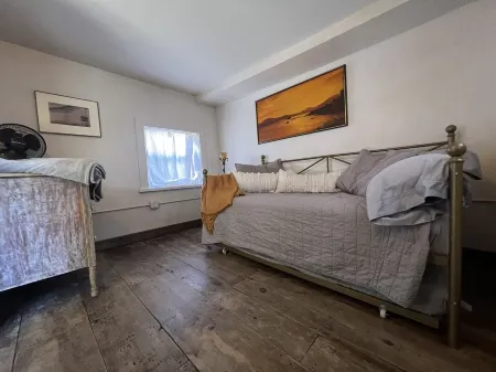 19th Century casita & historical little town for the whole family! -sleeps 6 Отели в г. Лос Серриллос