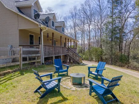 Gooseberry House- 3 Bd/2.5Ba just minutes from Standing Indian/Appalachian Trail