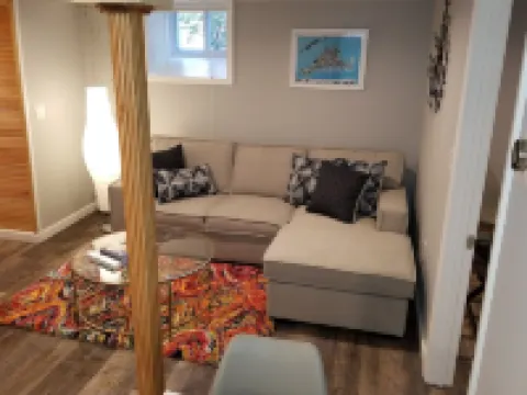 NEW Modern Apartment Near Boston & Harvard Square.