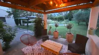 Beautiful apartment in country house.  Saint Remy de Provence. Hotels near Monplaisir Provence