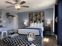 The Mark at Surfside, Apt. 8