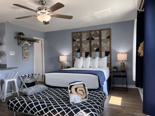 The Mark at Surfside, Apt. 8