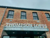 ★ Thompson Place: Premier Modern Downtown 2BR Loft Hotel dekat Eastern Michigan University