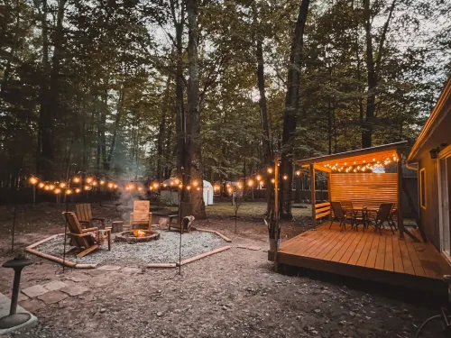 Cozy Blue Cabin at Higgins Lake Hotels in Markey Township