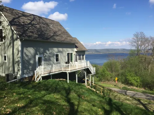 Mississippi River View with updated driveway