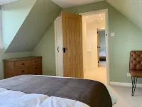 Smithy House - Village Centre Stay near NC500