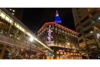 CAL KING BED, FREE PARKING PASS FOR 1 CAR, BY DOWNTOWN & CLINIC