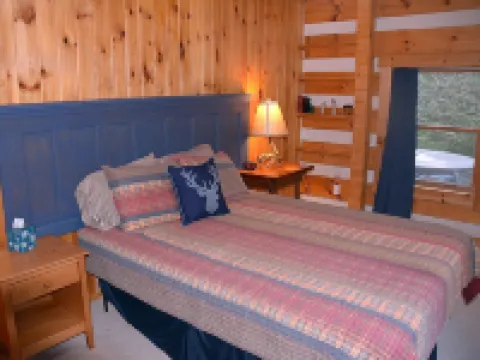 Relaxing Log Cabin Sleeps 6