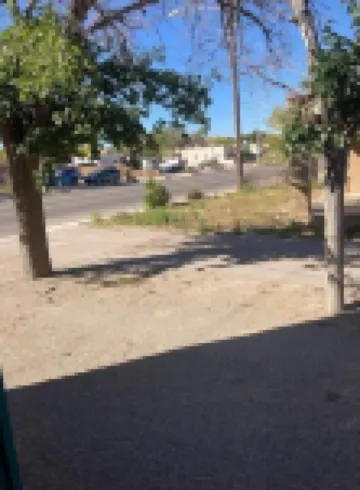 Lovely rental within minutes from downtown. Unit B