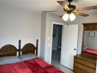 Chic 3rd Floor Ocean Block Retreat with Balcony - BBQ, Patio, Parking & Badges