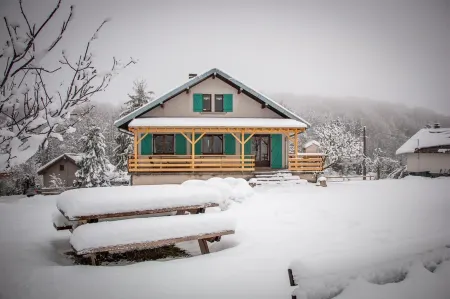 Maison A LA Campagne Avec VUE Imprenable.proche Cascades & Lacs.ideal EN Famille