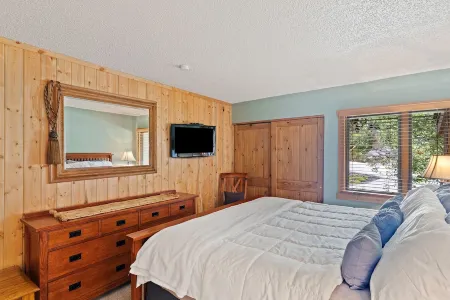 New! Ski In Ski Out Recently Updated 2-Bedroom Condo Отели рядом с достопримечательностью «Steamboat Ski Resort»