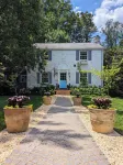Charming chateau - huge yard close to DC