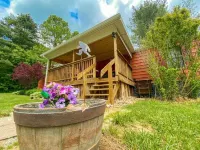 2 Bedroom in Logan Ohio, Hocking Hills, Luxury Hot Tub, King Size Bed, Fire-Pit