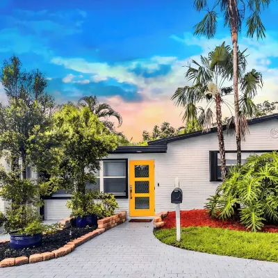 unique & modern • heated saltwater pool • 3mi to beach & steps to wilton dr