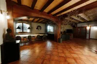 Airport Suite 2 (private bathroom) 8 minutes drive from the airport Hotels in El Prat de Llobregat