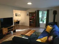 Spacious Mount Hood home near river, dogs OK, game room, WiFi