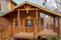 ++Pet Friendly++ PoolTastic Cabin w/ Private Pool, Theater & Arcade