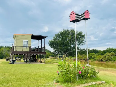 Romantic Riverfront Retreat