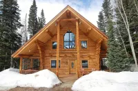 NEW ABSOLUTE TRANQUILITY!  Log cabin, professionally decorated, stunning view