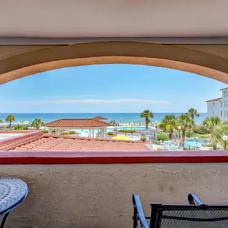 OCEANFRONT 2 BEDROOM CONDO, AMAZING VIEWS