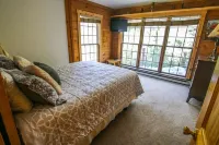 Private Cabin in beautiful Downtown Steamboat! BEST LOCATION in OLD TOWN!