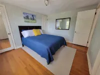 Charming retro house on University Ave, walking distance from WVU Stadium. - 3성급