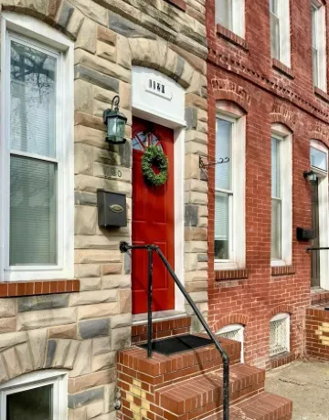 Affordable Furnished LuxuryTownhouse near Stadiums In Baltimore Pig Town.