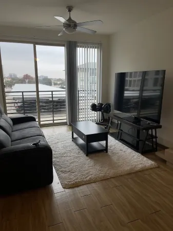 Fully Furnished Apartment in Addison, walking distance to great Restaurants