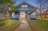 Blue & White Designer Home and Southern Style, South Haven 웨이코 컨벤션 센터 주변 호텔