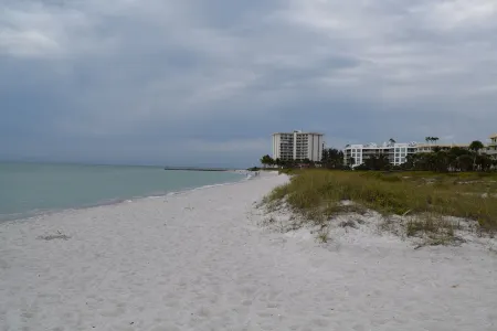 Private Large Pool Getaway Near Siesta Key Gulf Gate Home