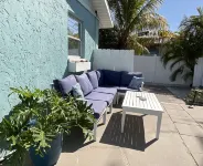 Anna Maria 2 Family Home w/ pool, beach/3 blocks.