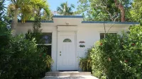 Keys Kottage: Bayside Villa W/ Free Onsite Boat Ramp Marina & Trailer Parking.