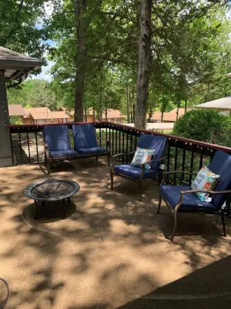 Many Moons Townhouse Heated Pool, Rivers, Lakes, and Golf Getaway