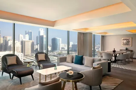 Sheraton Bahrain Hotel Отели рядом с достопримечательностью «Уотер Гарден»