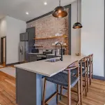 Charming 2-bedroom condo in delightful Marion with AC, WiFi