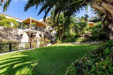 Signal Hill Lodge