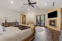 12Bedrooms- 9 en-Suite’s, 2 Pools, Tennis, Pickleball, Basketball, Sauna & Steam