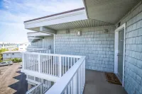 Southern Exposure-Next to Johnnie Mercers Pier, Ocean View, Updated Condo