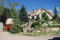 STONEHILL LODGE, SWIM, HIKE, SKI, LUXURY